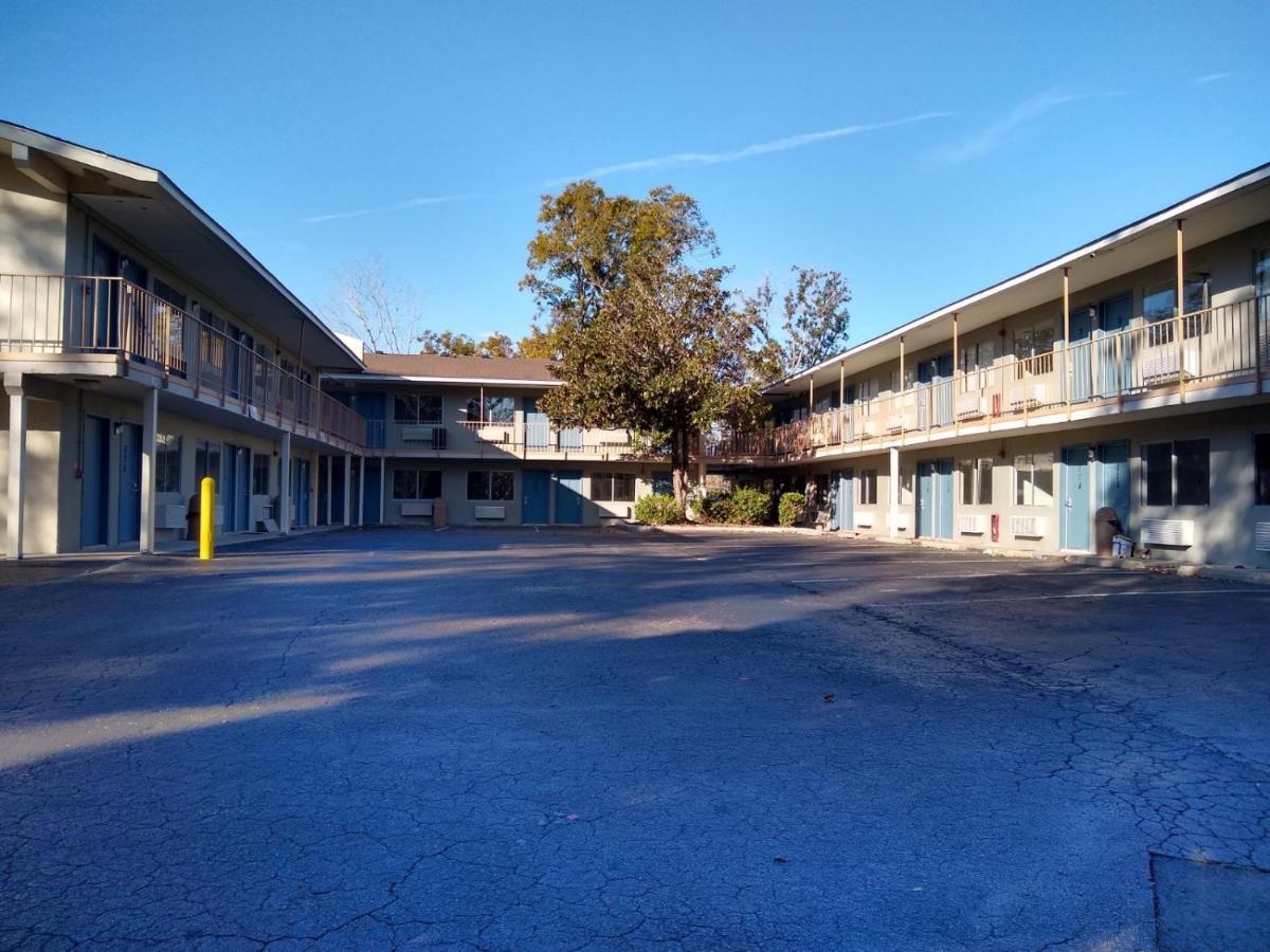 Amerivu Inn Wilmington Exterior photo